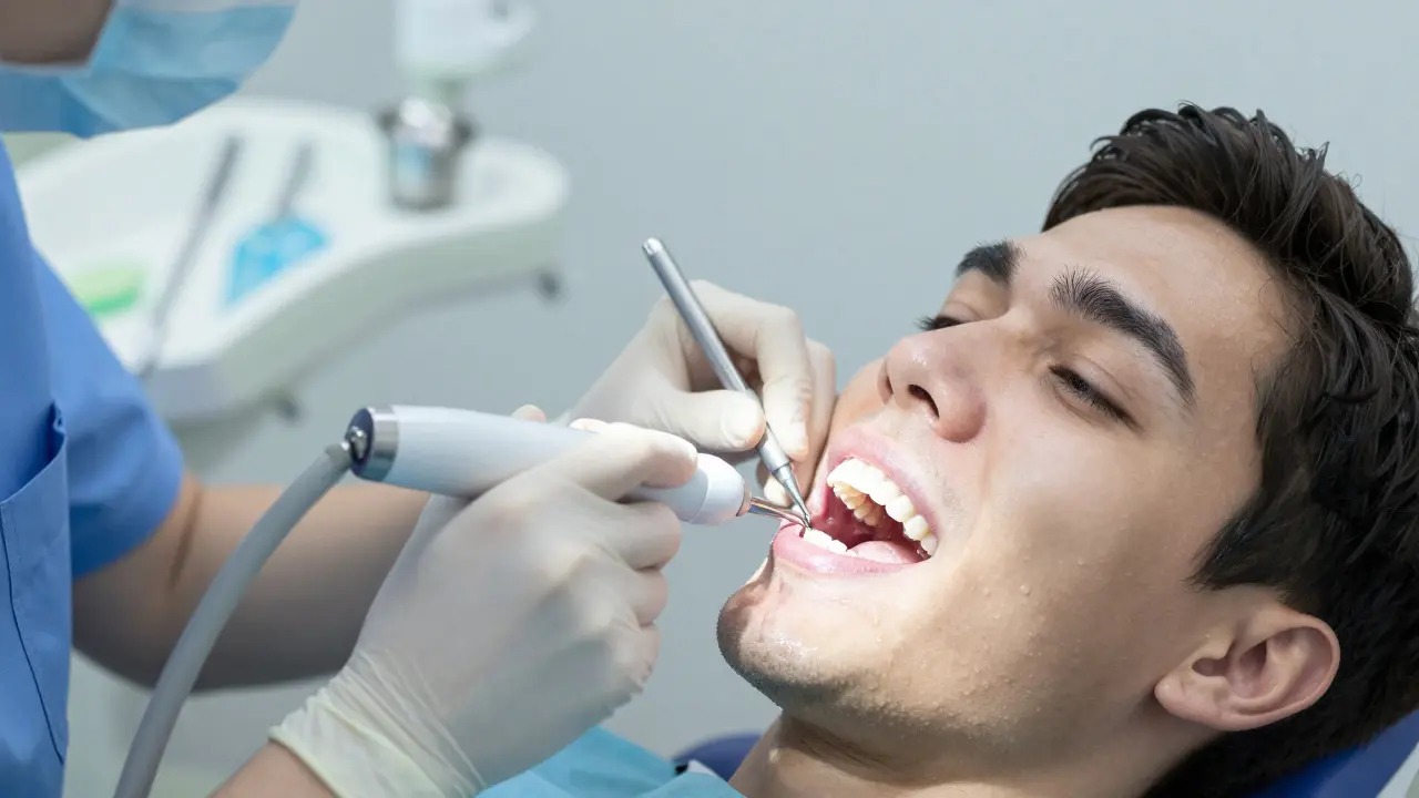 Jak vyleštit zuby: pravé postupy a co skutečně funguje